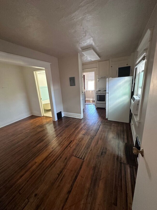 Building Photo - 474-474 S Lincoln St Unit 472 S. Lincoln St. Rental