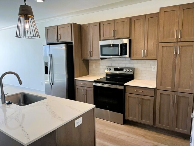 Building Photo - Lofts at Headwaters Park