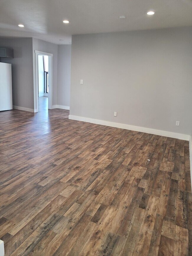 1422-1428 E 17th