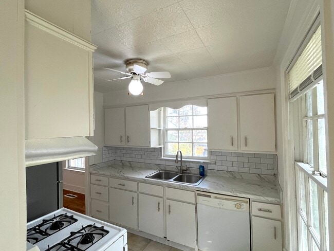 Photo - 326 N Summit St