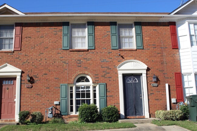 Photo - 5595 Executive Way Townhome
