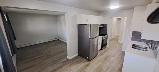 Building Photo - 9923-181 81 Ave NW Unit 101