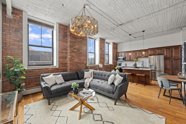 Building Photo - 2261 Blake St Unit 2G Rental