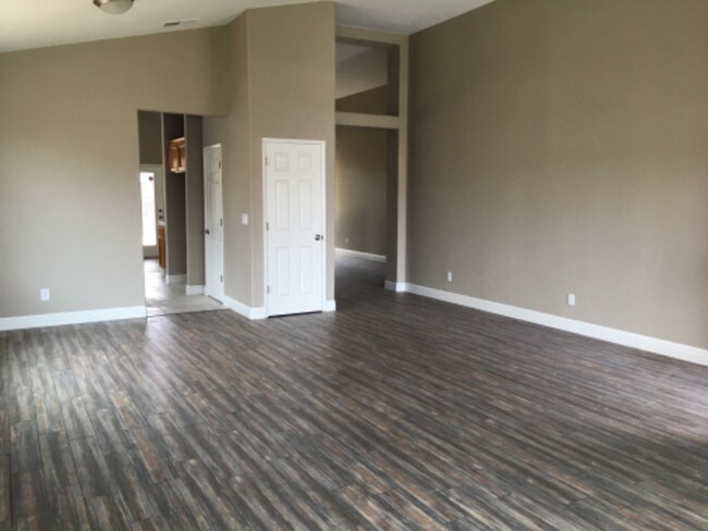 Photo - 1007 W Millbrook St