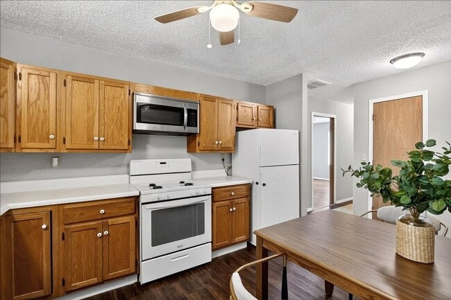 Photo - 221 Allen St