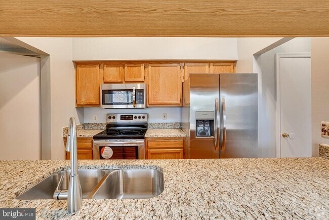 Building Photo - 2808 Clear Shot Dr Unit 930 Rental