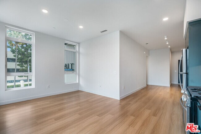 Building Photo - 10601 Washington Blvd Unit 209 Rental