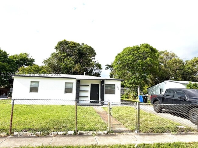 Building Photo - 1600 NW 13th St