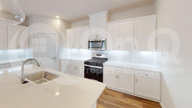 Photo - 1840 Rosedale Ave