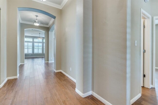 Photo - 7405 Covered Bridge Dr