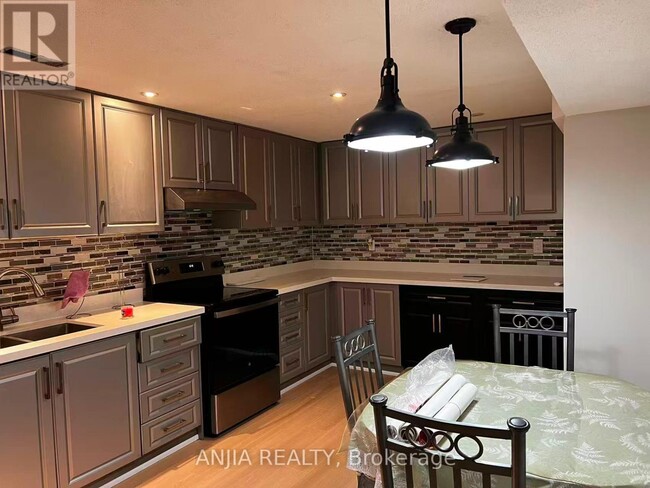 Photo - 3441 Sanderling Crescent