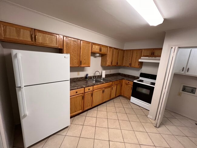 Kitchen - 201 Woodale Dr Unit 1