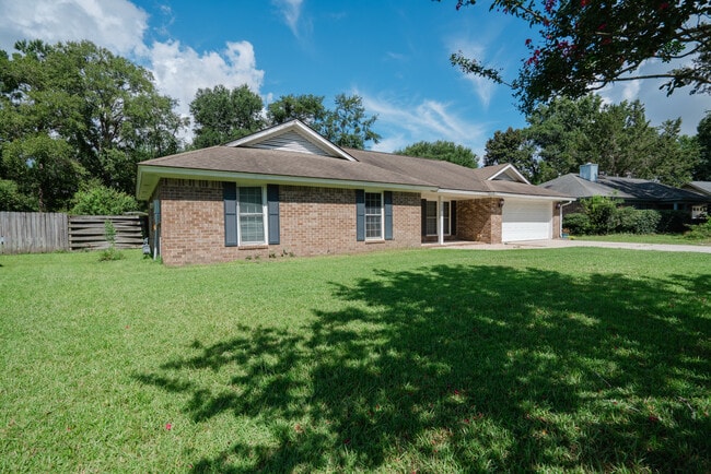 Photo - 122 Longleaf Cir