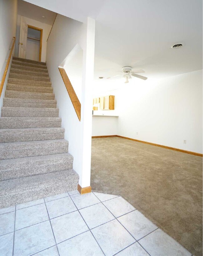 921 E Grand Ave