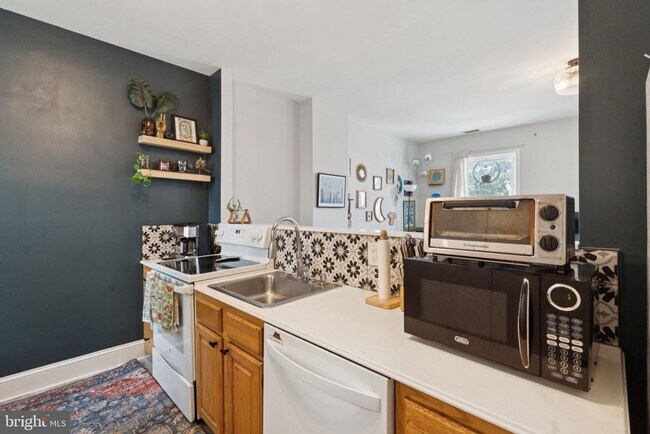 Photo - 1902 Fairmount Ave