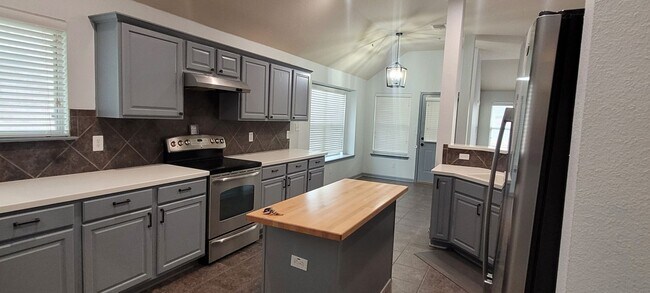 Photo - 4 Bedroom Home in Cibolo