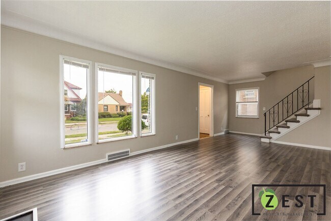 - BEAUTIFUL 3-BEDROOM 1 BATHROOM - - BEAUTIFUL 3-BEDROOM 1 BATHROOM