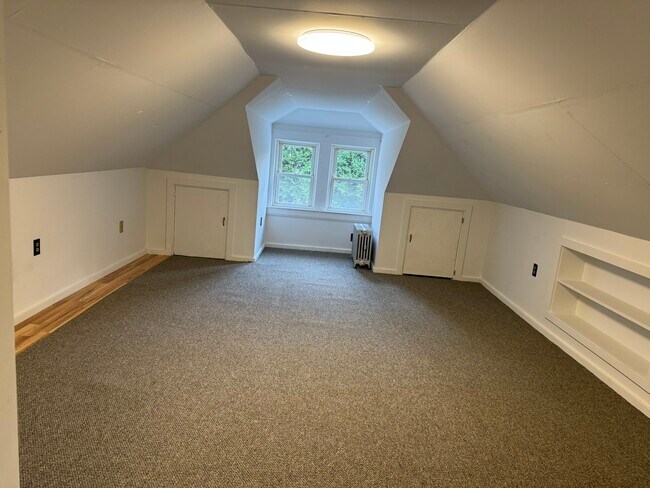 Photo - 1537 Main St