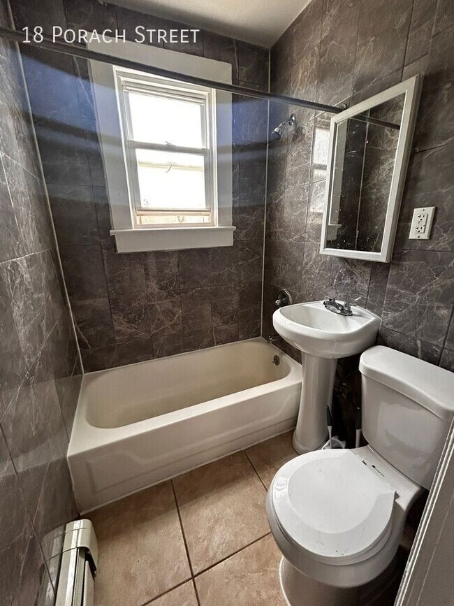 Building Photo - 18 Porach St Rental
