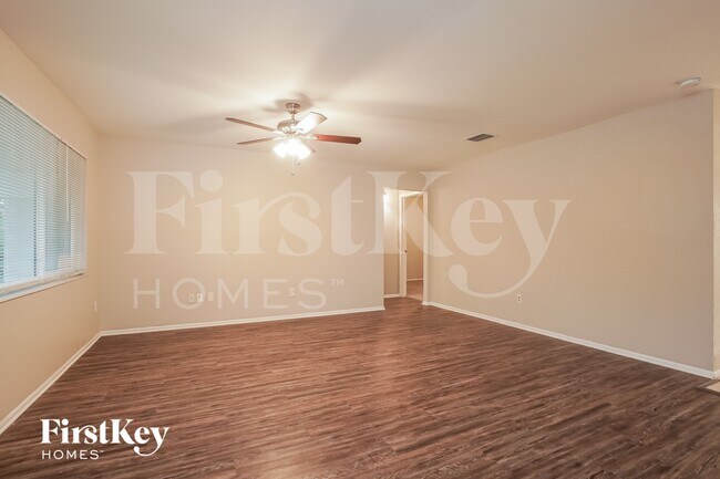 Photo - 1931 SE 10th Pl