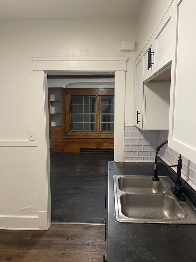 Photo - 1239 W 5th St Unit 1