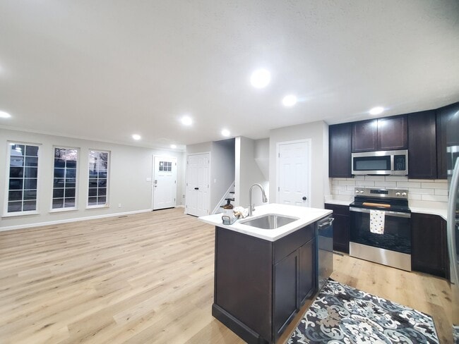 Photo - 130 Merlin Pl