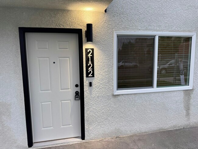 Building Photo - 2118 N Glenn Ave Unit 2122 N. Glenn Ave