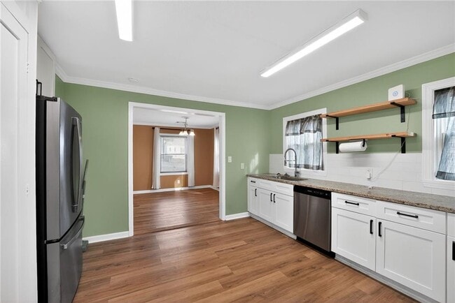 Photo - 871 Hargis St SE