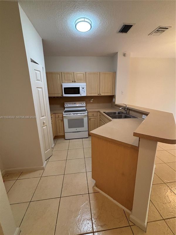 Photo - 6533 Catalina Ln Unit TOWNHOUSE