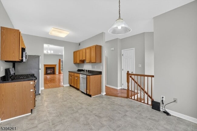 Photo - 535 Coventry Dr