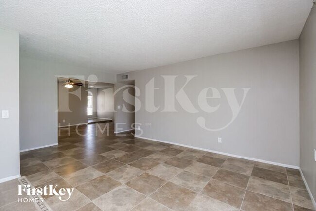 Photo - 2331 E Alameda Dr