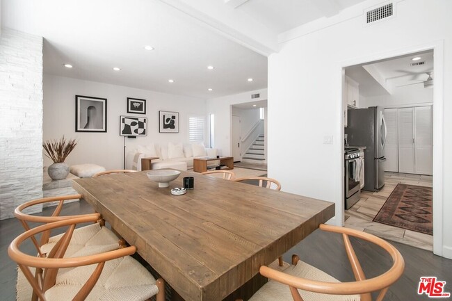 Photo - 831 Westbourne Dr