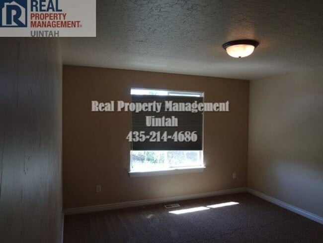 Photo - 3 Bedroom Condo With 2 Car Garage.