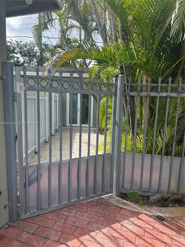 Photo - 11440 SW 47th St Unit Rear