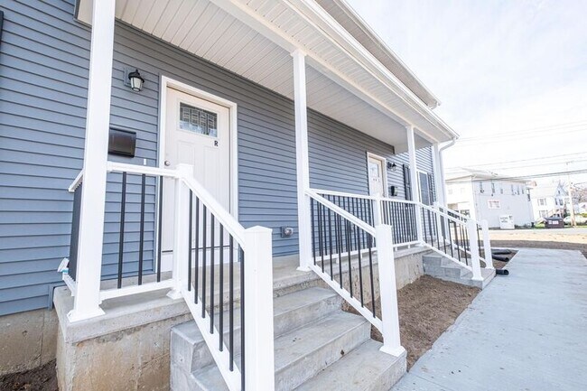 Photo - 49 Katharine St Unidad - L