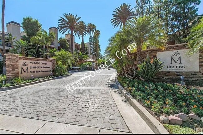 Building Photo - 5525 Canoga Ave Unit 123