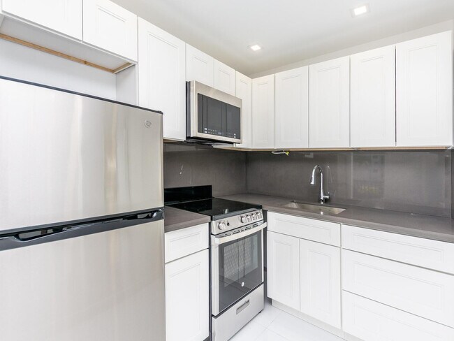 Photo - 2420 Diana Dr Unit 207