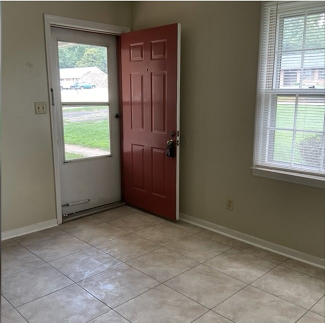 Photo - 103 Colebrook Ct