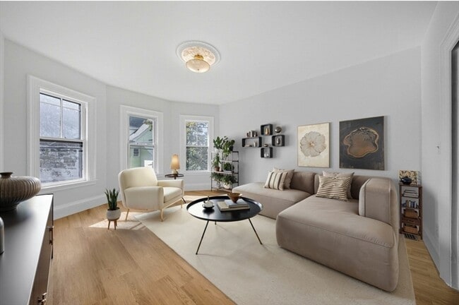 Building Photo - 21 Wolcott St Unit 21