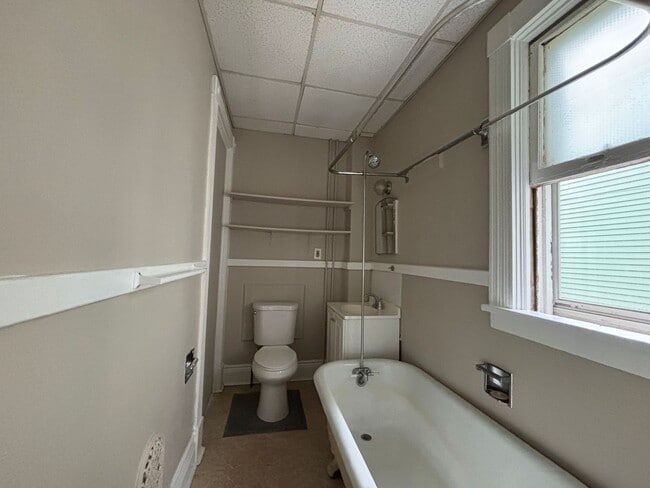 Photo - 626 University Ave Unit 2