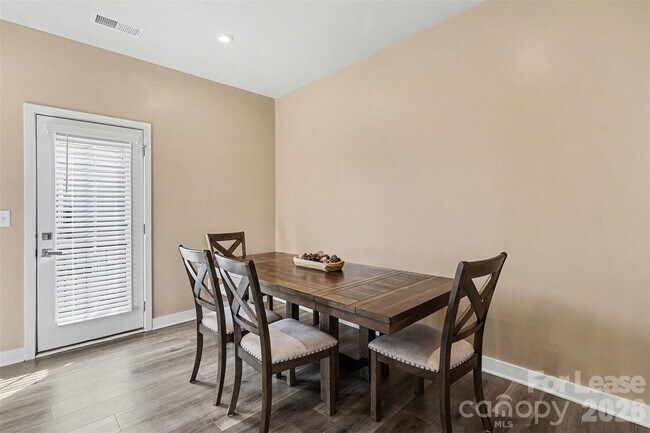 Photo - 1546 Aspire St