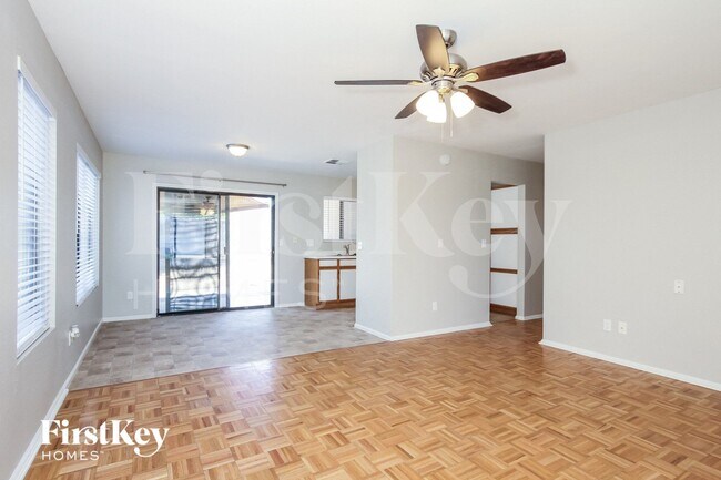 Photo - 3132 W Robin Ln