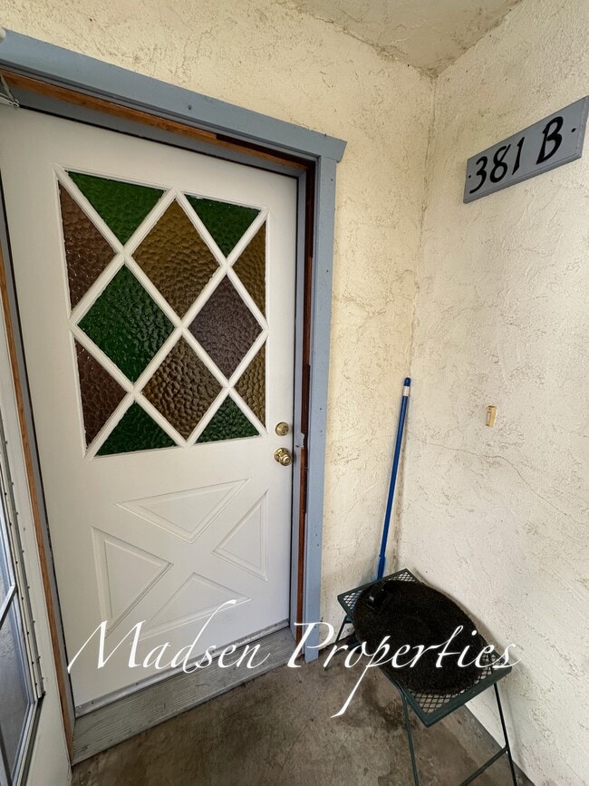 Photo - 381 E 9th St