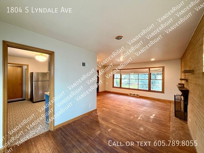 1804 S Lyndale Ave