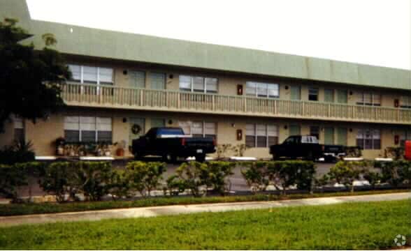 Lake Shore Gardens - 310 Lake Shore Dr West Palm Beach, FL 33403