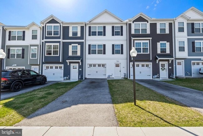 Building Photo - 16 Overshot Ln