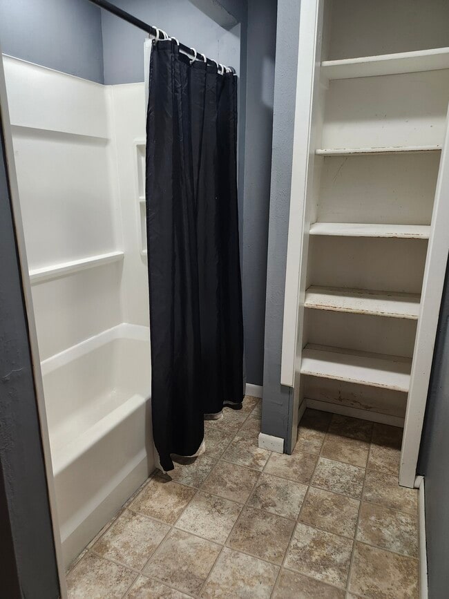 Photo - 535 S Maple St Unidad A