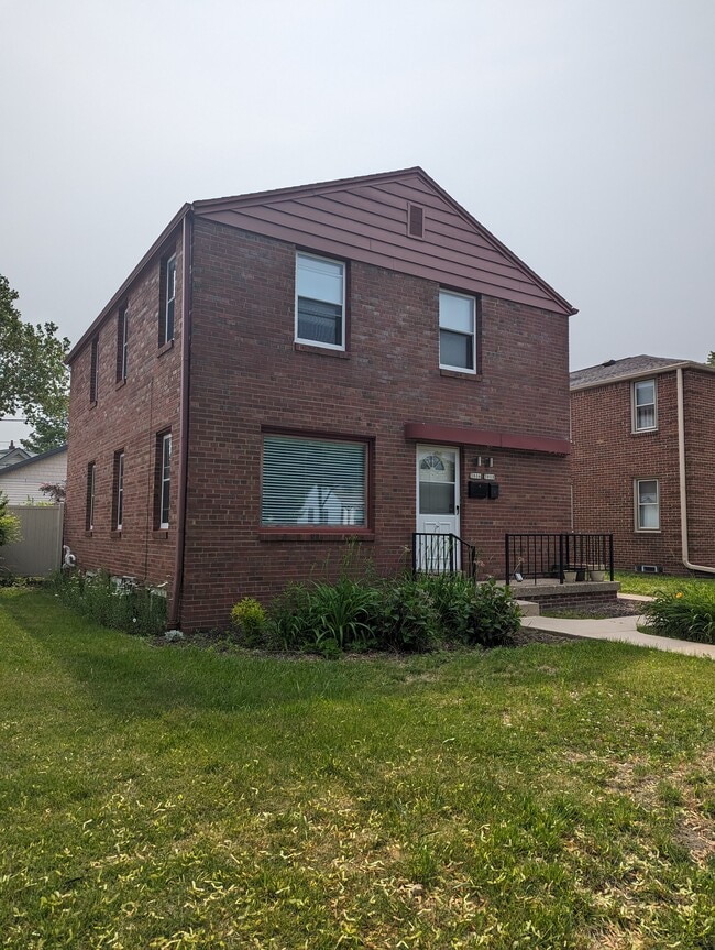 Building Photo - 3808 S Brust Ave Unit 2B - Close To Lake-upper Rental
