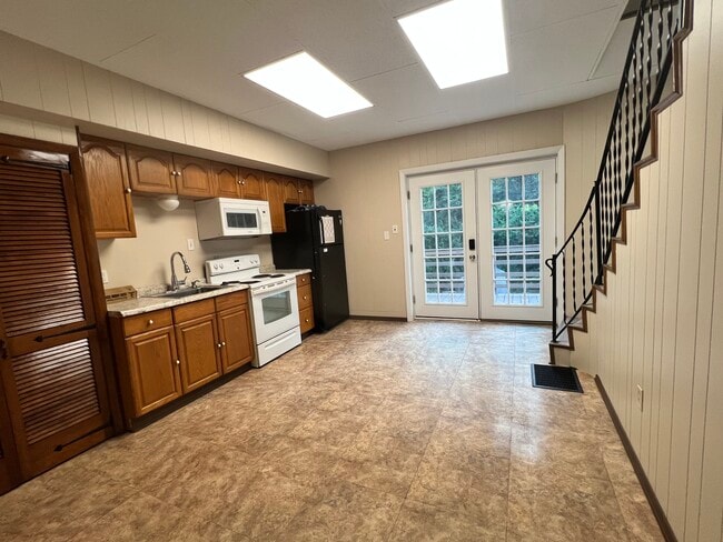 Dining kitcgen - 51 Little Deer Creek Rd Unit 2 Rental