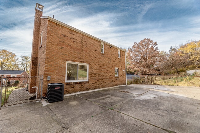 Photo - 3203 Hebron Dr